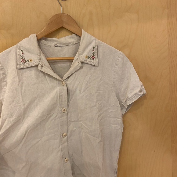 Vintage button up with embroidered detailing - Picture 2 of 4